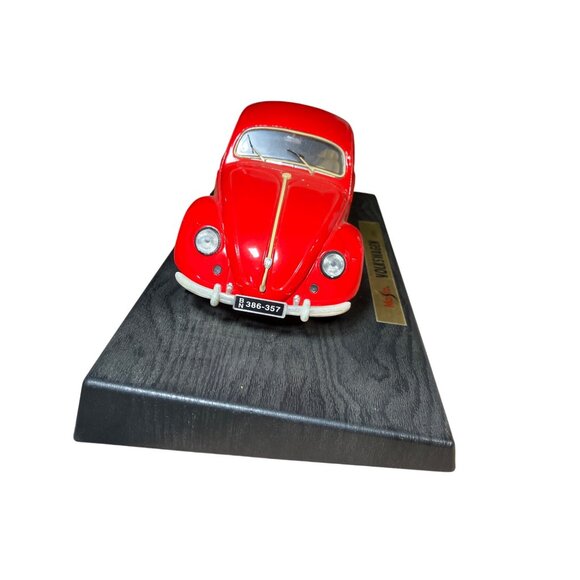 Maisto 1951 Volkswagen Beetle Die-Cast Model Car In Red On Plastic Base - Picture 10 of 15
